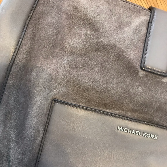 Michael Kors Quincy Leather and Suede bag - Picture 6 of 9